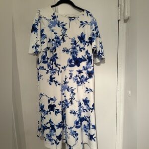 Lauren by Ralph Lauren Women Floral Print Shift Dress, White and Blue Size 14